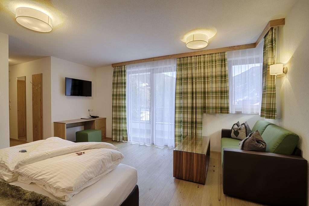 Hotel Enzian Paznaun See Luaran gambar